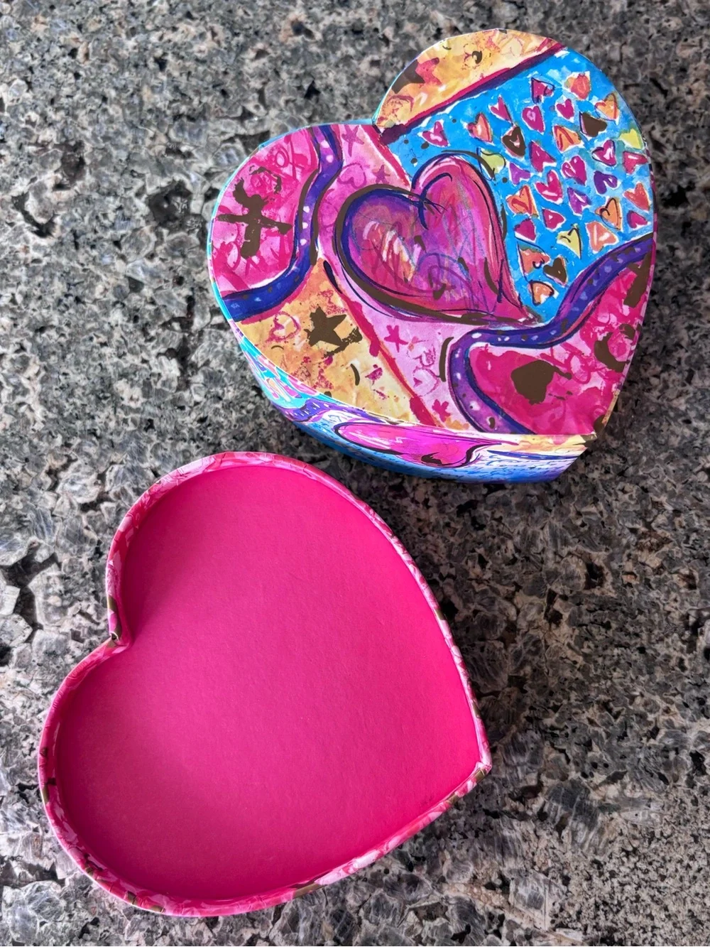 Vintage 90s heart shaped box